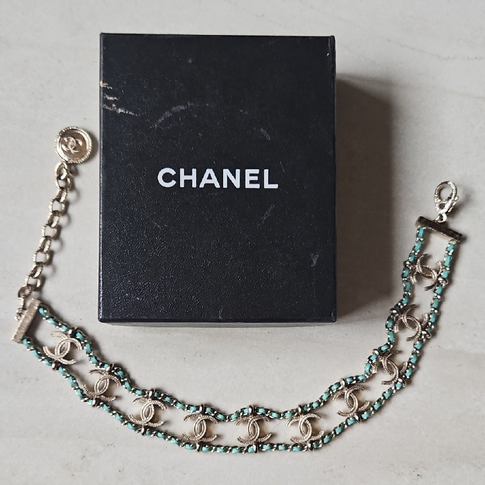 CHANEL CC Logo Chain Choker Necklace Gold Turquoise Leather 18C W/Box - Picture 2 of 7